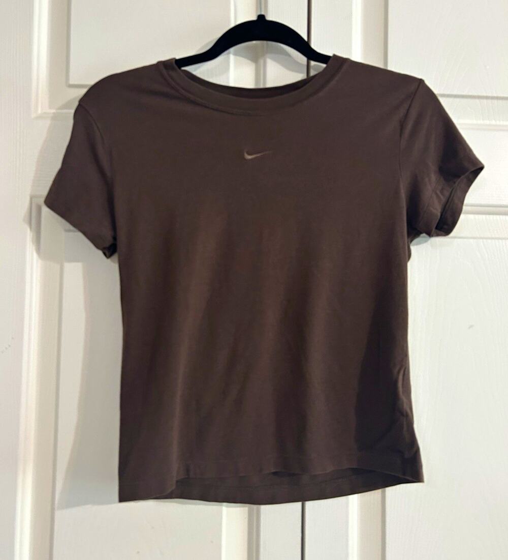 Nike The Nike Tee Women's S Brown Logo Stretch Crew Neck Short Sleeve Tee